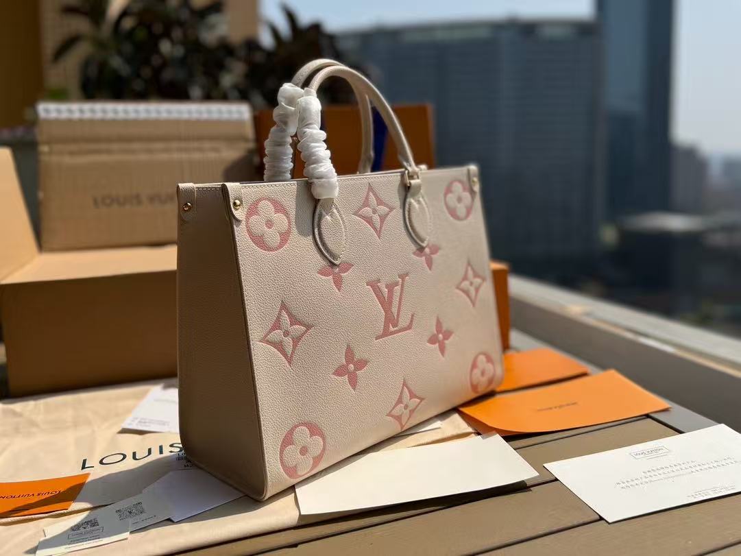 LV Tote